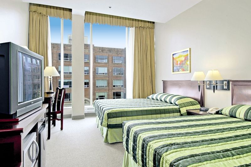 Hotel Super 8 By Wyndham Downtown Toronto Esterno foto