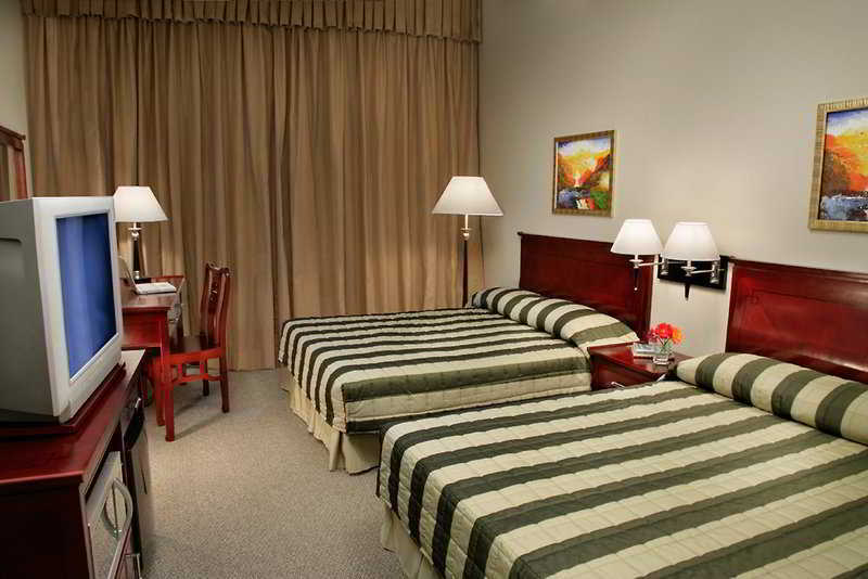 Hotel Super 8 By Wyndham Downtown Toronto Esterno foto